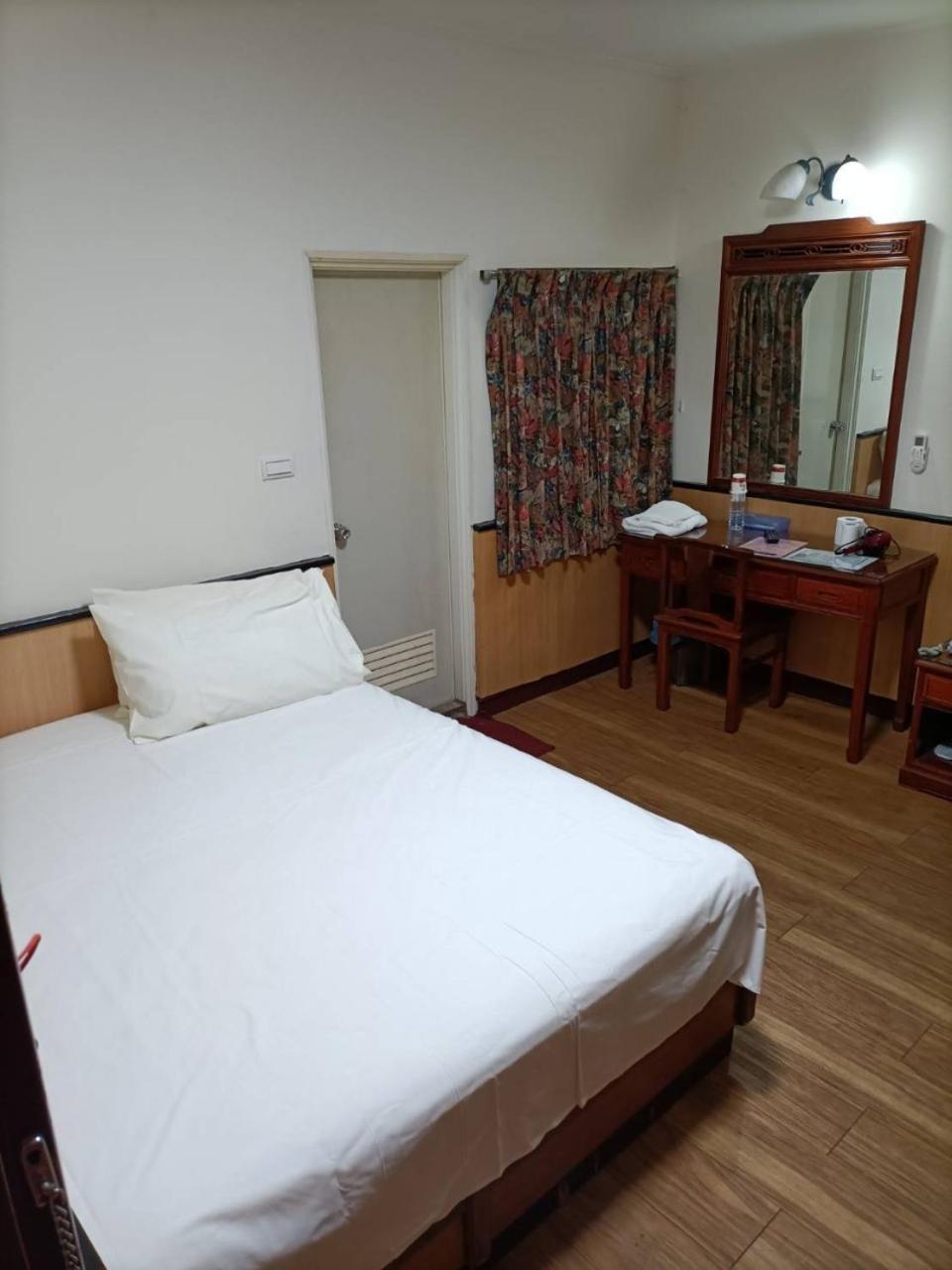 丸松商旅 Hotel Миаоли Екстериор снимка