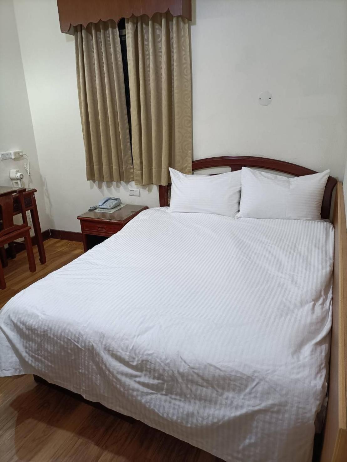 丸松商旅 Hotel Миаоли Екстериор снимка