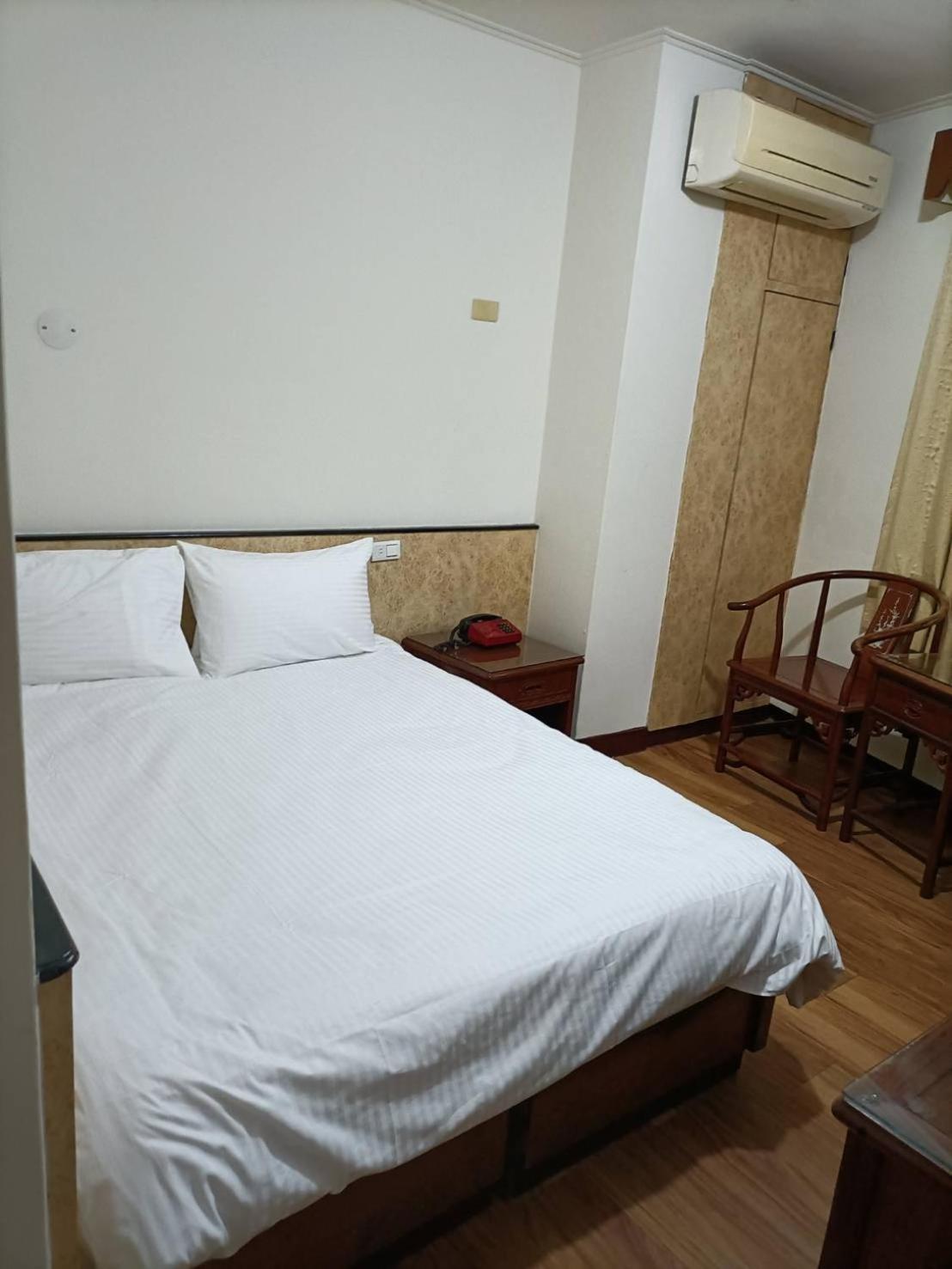 丸松商旅 Hotel Миаоли Екстериор снимка
